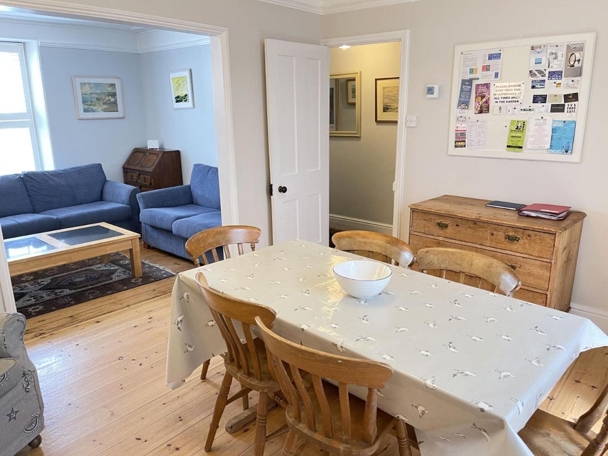 37 Trenwith Place, Charming Family Home & Garden! St Ives  Exterior photo
